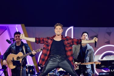 Luis Fonsi, Bisbal, Prince Royce, Malú, Sergio Dalma... ponen patas arriba Tenerife en los premios Dial