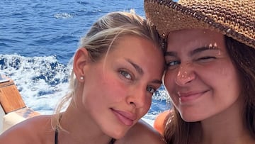 El espectacular posado de Laura Escanes y Jessica Goicoechea durante sus vacaciones en Menorca: “Diosa total”