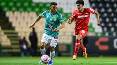 (L-R),  Angel Mena of Leon e Isaias Violante of Toluca during the game Leon vs Toluca, corresponding to Round 13 of the Torneo Apertura 2023 of the Liga BBVA MX, at Nou Camp Stadium, on October 21, 2023. 

<br><br>

(I-D), Angel Mena de Leon e Isaias Violante de Toluca  durante el partido Leon vs Toluca, correspondiente a la Jornada 13 del Torneo Apertura 2023 de la Liga BBVA MX, en el Estadio Nou Camp, el 21 de Octubre de 2023.