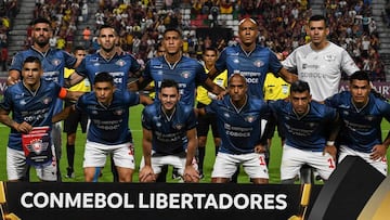 Jorge Wilstermann perd&iacute;a ante Deportes Tolima, situaci&oacute;n que no ten&iacute;a contentos a Alex Silva y Jorge Ort&iacute;z, que discutieron muy fuerte al finalizar la primera etapa.