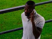 El Racing negocia la rescisión del contrato de Cedric Omoigui