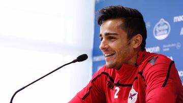 David Simón, durante la rueda de prensa en Abegondo.