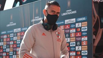 Rafael Santos Borré, delantero de River Plate, se unirá a los entrenamientos el próximo miércoles. El equipo argentino está muy pendiente de su situación