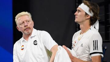 El extenista alem&aacute;n Boris Becker observa a su compatriota Alexander Zverev durante la ATP Cup 2020.