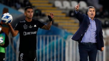 Escobar se aferra al cargo