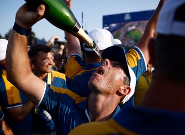 Rory McIlroy, del equipo de Europa, celebró de esta manera la victoria en Roma. 