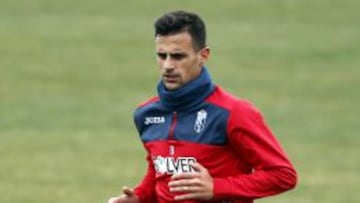 Javi Márquez, durante un entrenamiento del Granada.