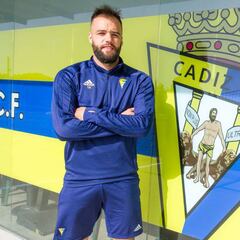 Edu Ramos puede costarle 100.000€ al Cádiz si juega en Córdoba