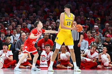 How tall is Aday Mara? Meet the Michigan Wolverines center from Spain who is projected to be a 1st-round NBA draft pick