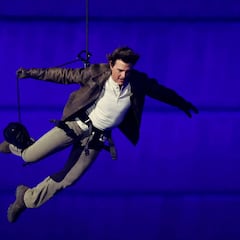 ¡Adiós, París! Tom Cruise asume la misión olímpica y lleva la bandera a LA 2028