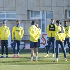 Emery abre la puerta a reforzar la banda derecha