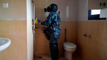 El 'truco' del vaso del agua para evitar contagios de la Covid-19 en el baño de casa