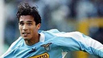 <b>ILUSIONADO</B>. El delantero del Lazio llega avalado por Claudio Ranieri.