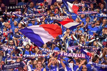 Davis Cup final level at 1-1 after first day's play in Lille