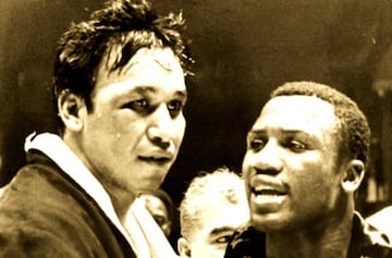 ‘Pulgarcito’ pasó a la historia del boxeo mexicano al enfrentarse a Joe Frazier en una contienda de pesos pesados. El púgil estadounidense mandó a la lona a Ramos en el segundo asalto. La segunda fue contra George Chuvalo, la pelea terminó por nocaut técnico. La última función del mexicano en el Madison Square Garden fue contra Chuck Wespner, la contienda terminó en decisión unánime en favor de Bayonne Bleeder. 