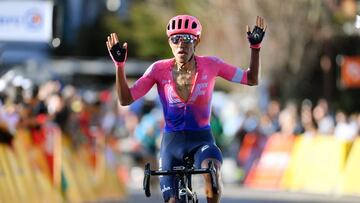 Mart¨ªnez se destapa y Bernal es l¨ªder en la fiesta colombiana