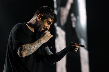 Melendi cierra su gira 20 a?os sin noticias junto a su hijo Marco y una invitada de lujo 