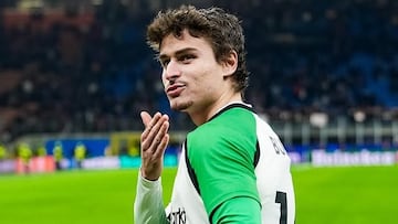 España se relame con Hugo Bueno