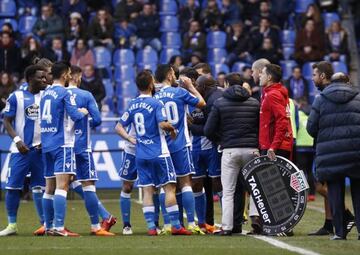 Seedorf y los jugadores del Deportivo.