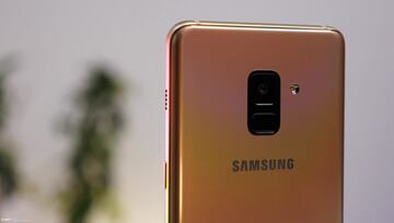 Fotos reales del Samsung Galaxy A8 y A8 Plus con pantalla infinita