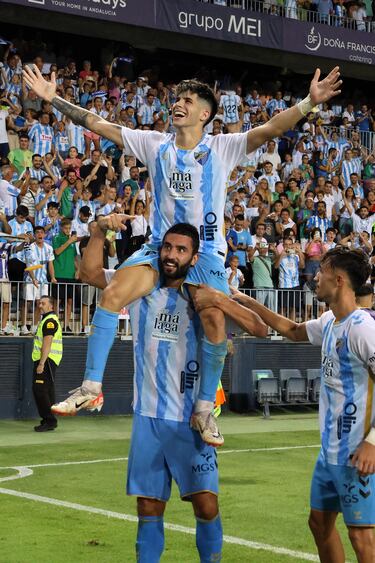 El canterano malaguista sigue creciendo. Ante el Albacete volvió a demostrar su buen hacer y lo redondeó haciendo un gol.