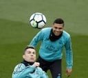 Déjà vu as Ronaldo scores bicycle kick in training