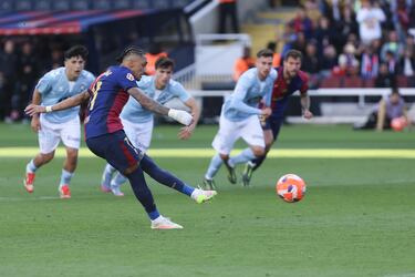 El líder de la Liga remonta el partido. Del 1-3 al 4-3. No falló Raphinha, que sigue de dulce con un doblete. Zurdazo del brasileño, superando la estirada de un Guaita que le adivinó las intenciones.