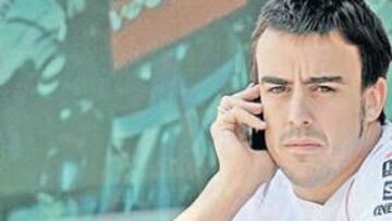 <b>TRANQUILIDAD. </b>Con su triunfo en Alemania, Alonso lleva ya tres victorias en 2007 y está a sólo dos puntos de Hamilton. El asturiano espera, relajado, la carrera húngara.