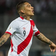 Paolo Guerrero revela que pudo jugar en Sporting Cristal