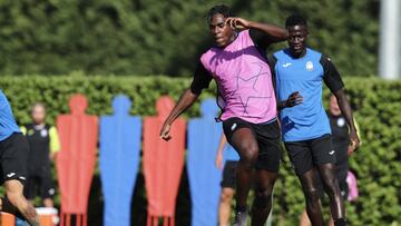 Duván Zapata durante un entrenamiento con Atalanta.