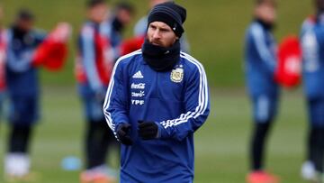 Messi descansa contra Italia, pero es "optimista" para jugar ante España; Agüero es baja