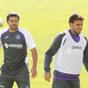 CONVOCADO. Contra da órdenes a Pedro León en un entrenamiento del Getafe esta semana. Ayer le convocó para el partido ante el Valencia.