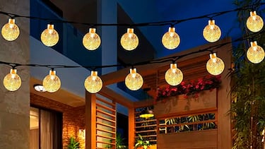 Cinco luces de exterior para iluminar y decorar el jardín, la terraza, el patio o el porche
