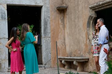 La Princesa Leonor junto a su familia en los Jardínes de Alfábia, el 31 de julio de 2023, en Buñola (España). 