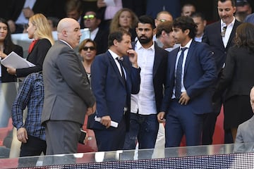 Diego Costa and Tiago Mendes before the game agaimnst Sevilla.