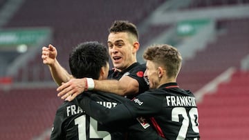 Santos Borré dio una asistencia en el empate del Eintracht Frankfurt ante el Augsburgo. El colombiano ya suma cuatro en esta temporada en la Bundesliga