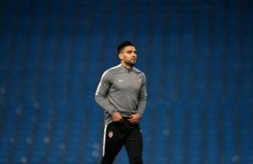 Falcao entrena en Manchester para el duelo de Champions