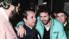 1981: Quini, liberado en Zaragoza tras 25 días de secuentro, con Núñez.