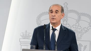 El director de la Policía Nacional, Francisco Pardo, durante su comparecencia ante los medios de comunicación, en el Palacio de la Moncloa, a 5 de noviembre de 2024, en Madrid (España). Esta comparecencia se ha produce tras la reunión del Comité de crisis para el seguimiento de los efectos de la DANA que ha presidido el presidente del Gobierno, Pedro Sánchez, y en la que han participado las tres vicepresidentas y siete ministros.
05 NOVIEMBRE 2024;DIRECTORES GENERALES;MONCLOA;DANA;COMITÉ DE CRISIS;
Diego Radamés / Europa Press
05/11/2024