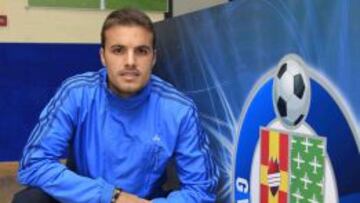 Pedro León vuelve restablecido de su lesión muscular. Por precaución, no está previsto que juegue de inicio, pero sí que lo haga en la segunda parte.