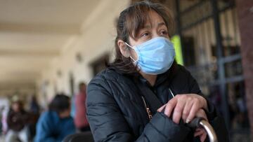 Las personas con sospecha de estar presentado los síntomas de Covid-19, como dificultad al respirar, deben comunicarse con las autoridades sanitarias.