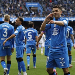 Yeremay y Stoichkov cimentan el liderato del Deportivo