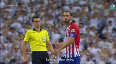 ¿Qué dijo el VAR de la mano de Casemiro a Martínez Munuera?