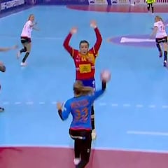 Las árbitras defienden su polémica decisión en la final del Mundial