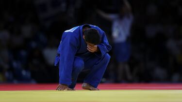 Tristani Mosakhlishvili se derrumba tras perder el combate por el bronce.
