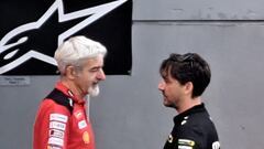 Gigi Dall'Igna y Pablo Nieto en el paddock de Sepang.