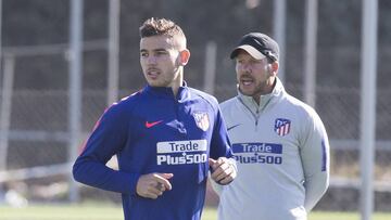 Lucas, junto a Simeone en un entrenamiento reciente.