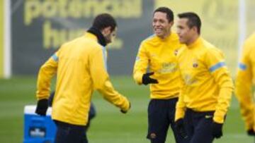 Adriano trabaja con el grupo en el pen&uacute;ltimo entrenamiento antes del Cl&aacute;sico de Copa