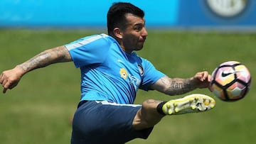 Medel llega al Inter pero con la oferta de Besiktas bajo el brazo