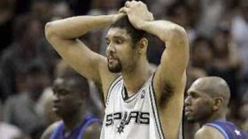 <b>LOS CAMPEONES, ELIMINADOS. </b>Tim Duncan, con 41 puntos, mantuvo la cabeza alta de San Antonio, que fue eliminado en las semifinales del Oeste por Dallas.